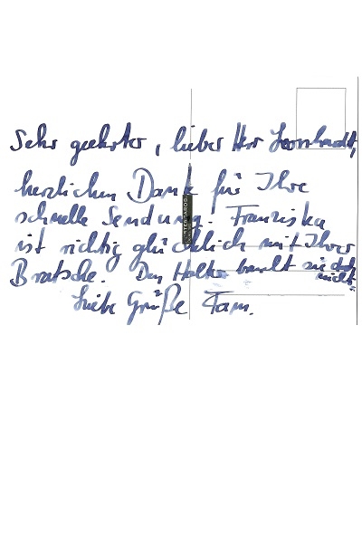 Glücklich über ihre neue Bratsche