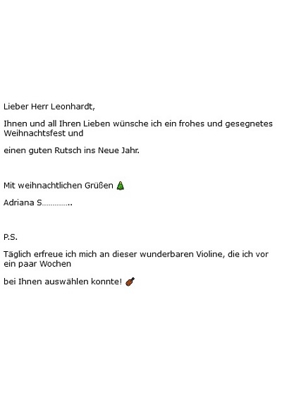 Eine glückliche Geigenkundin wünscht "Frohe Weihnachten"